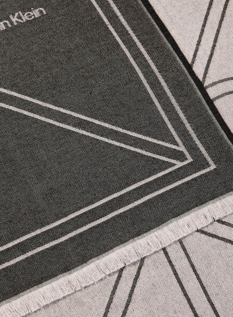 CALVIN KLEIN Emblem Fringed Shawl Scarf - Image 3